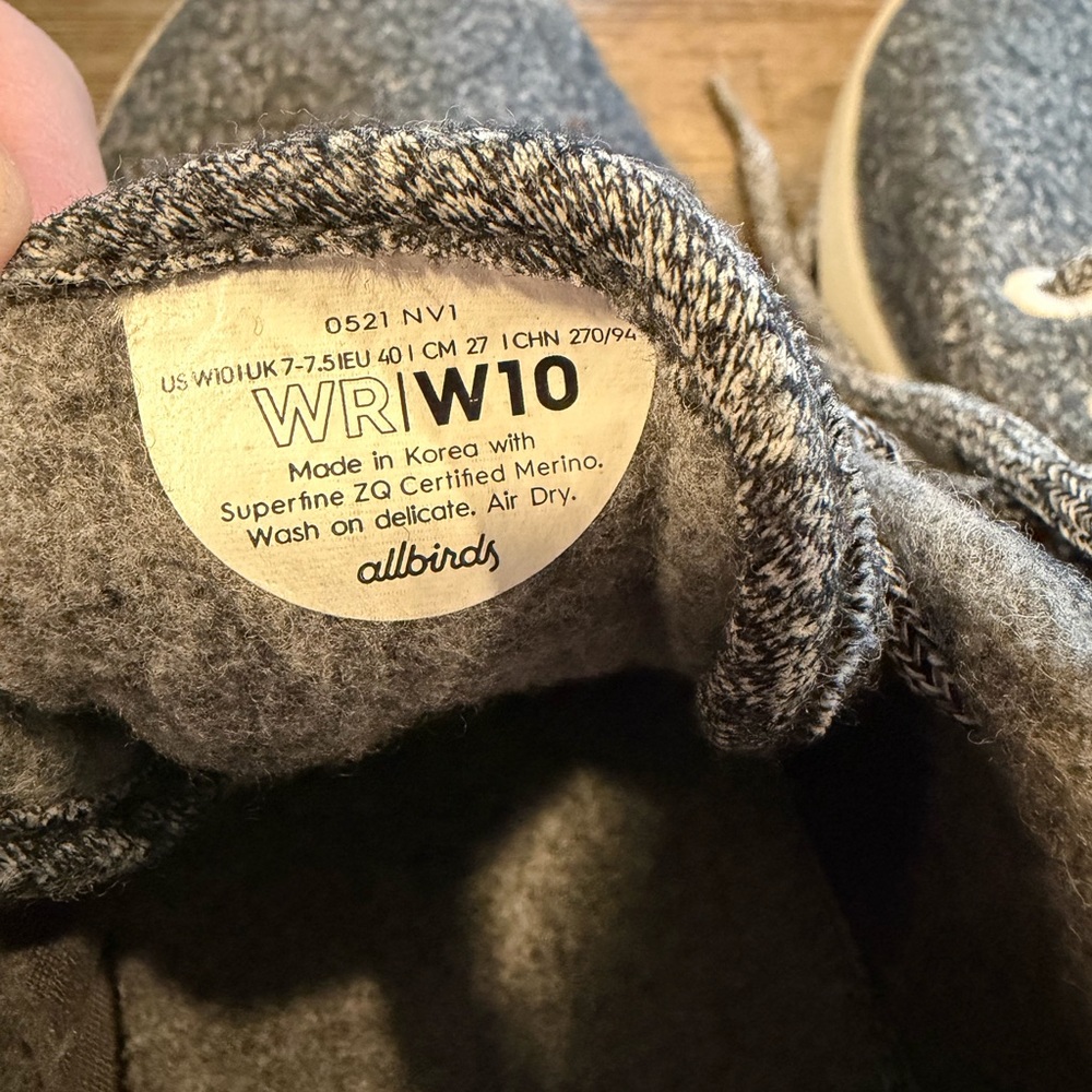 allbirds Women's Gray Wool Running Sneakers - Picture 4 of 4